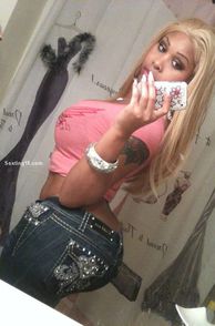 Ebony Blonde With Big Booty In Tight Jeans Selfie